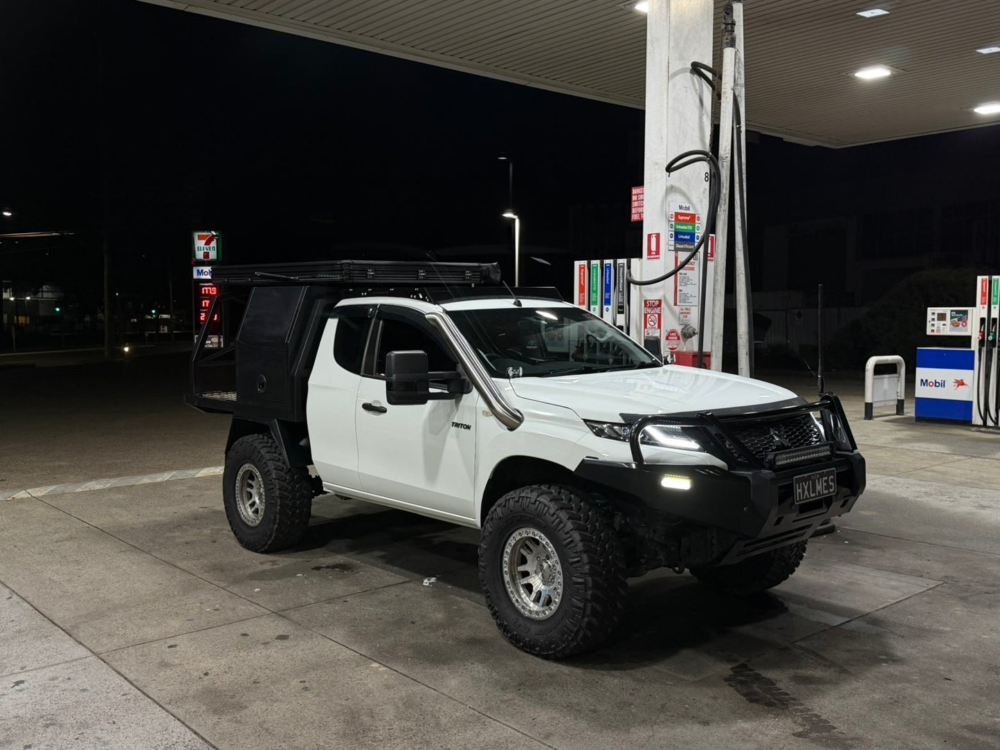 Future Customs Triton Seamless Roof Rack MR/MQ (space-cab)