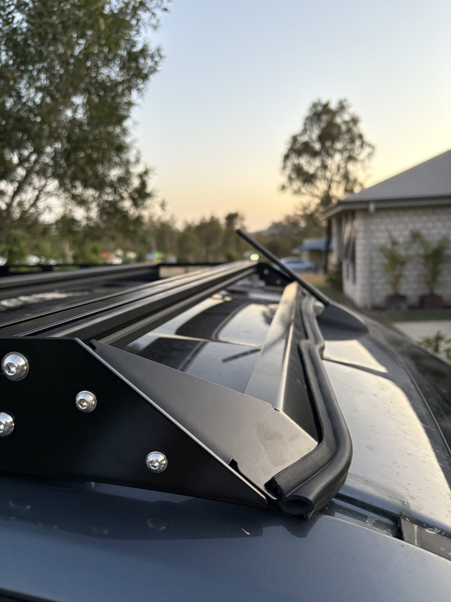 BT-50/Dmax Seamless roofrack (2021 - Current) - FREE SHIPPING